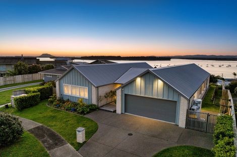 Photo of property in 37 Coppelia Avenue, Omokoroa, 3114