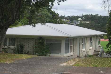 Photo of property in 1/17 Waverley Avenue, Glenfield, Auckland, 0629
