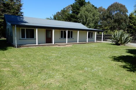 Photo of property in 7 Allin Drive, Waikuku Beach, 7402