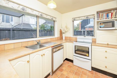 Photo of property in 2/2a Chilcombe Street, Ilam, Christchurch, 8041