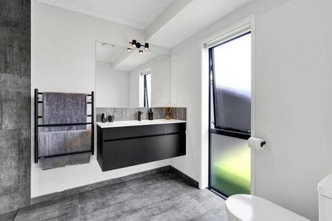 Photo of property in 65 Links Drive, Waiwhakaiho, New Plymouth, 4312