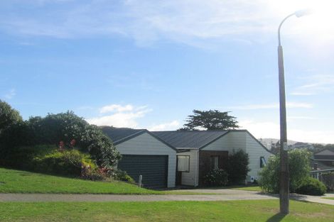 Photo of property in 6 James Cook Drive, Whitby, Porirua, 5024