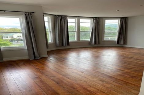 Photo of property in 68 Northland Road, Northland, Wellington, 6012