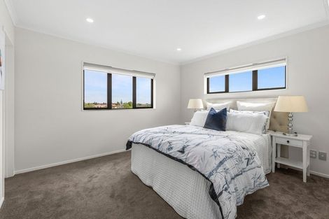 Photo of property in 4225b Great North Road, Glendene, Auckland, 0602