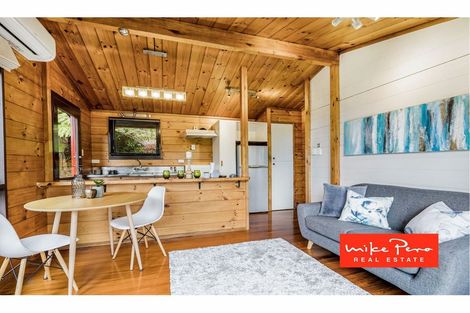 Photo of property in 230 Atkinson Road, Titirangi, Auckland, 0604