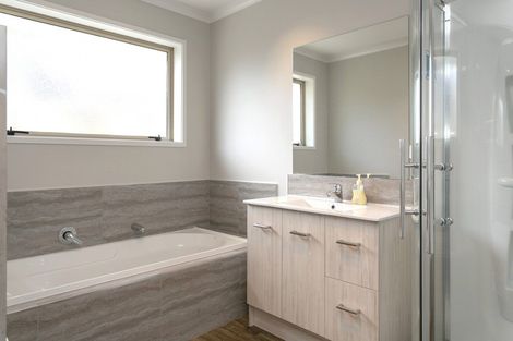 Photo of property in 45 Botanical Heights Drive, Waipahihi, Taupo, 3330