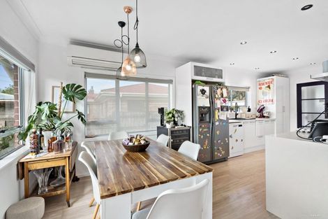 Photo of property in 16 Campbell Place, Papakura, 2110