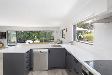 Photo of property in 8 Voyager Place, Cooks Beach, Whitianga, 3591