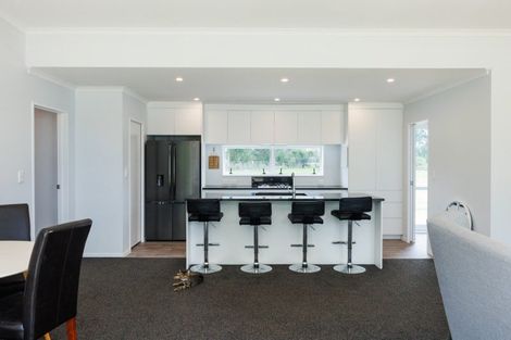 Photo of property in 78 Tamatarau Road, Tokomaru, Palmerston North, 4474