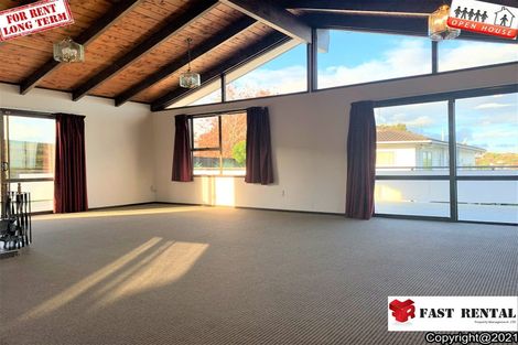 Photo of property in 18 Sumich Place, West Harbour, Auckland, 0618