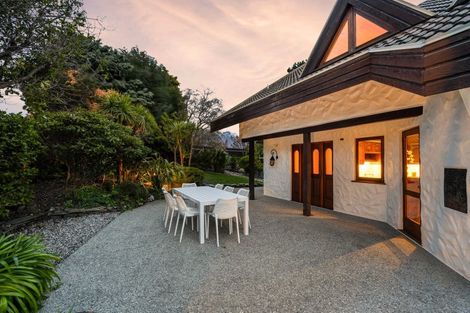 Photo of property in 9 Cypress Court, Kelvin Heights, Queenstown, 9300