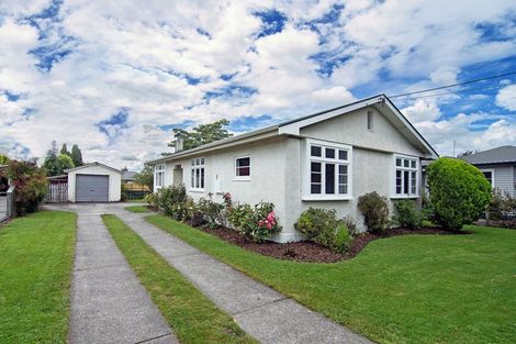 Photo of property in 6 Lansdowne Crescent, Lansdowne, Masterton, 5810