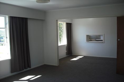 Photo of property in 19a Huntingdon Street, Northland, Wellington, 6012