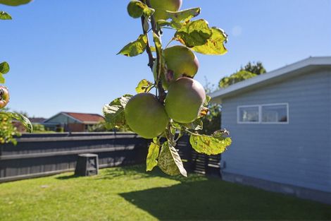 Photo of property in 32 Sylvan Avenue, Waikanae, 5036