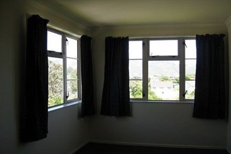 Photo of property in 34 Hereford Street, Cannons Creek, Porirua, 5024