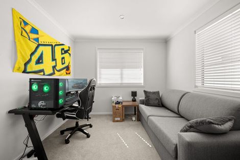 Photo of property in 12 Tarata Grove, Lansdowne, Masterton, 5810