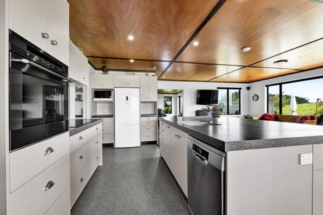 Photo of property in 843 Frankley Road, Hurworth, New Plymouth, 4371