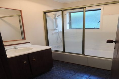 Photo of property in 2/126 Island Bay Road, Beach Haven, Auckland, 0626