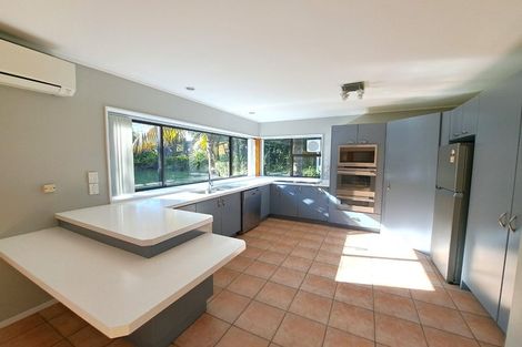 Photo of property in 6 Delisle Place, Windsor Park, Auckland, 0632