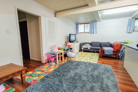 Photo of property in 42 Compton Street, Hillcrest, Auckland, 0627