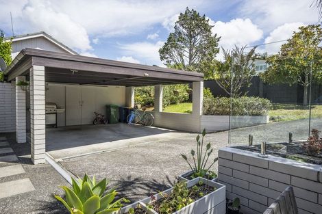 Photo of property in 28 Barlow Place, Chatswood, Auckland, 0626