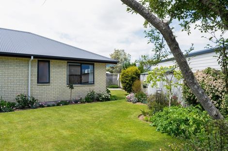 Photo of property in 12 Corfe Castle Lane, Levin, 5510