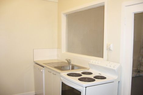 Photo of property in 4 Hawker Street, Mount Victoria, Wellington, 6011