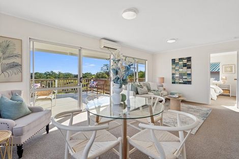 Photo of property in 31 Shakespear Road, Army Bay, Whangaparaoa, 0930