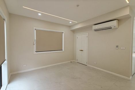 Photo of property in 52d Hutchinsons Road, Bucklands Beach, Auckland, 2014