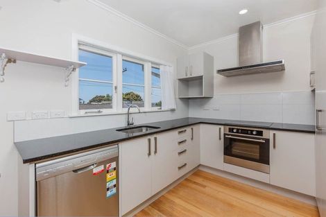Photo of property in 168 Titirangi Road, New Lynn, Auckland, 0600