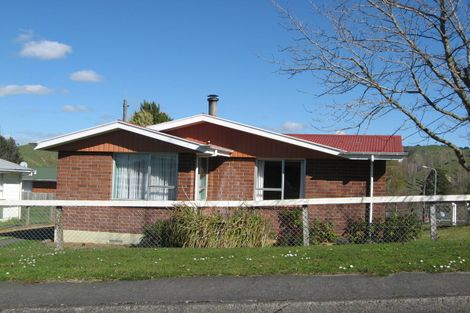 Photo of property in 27 Kiwi Road, Taihape, 4720