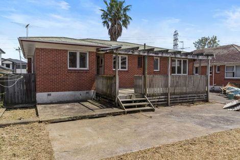 Photo of property in 12 Laureston Avenue, Papatoetoe, Auckland, 2025
