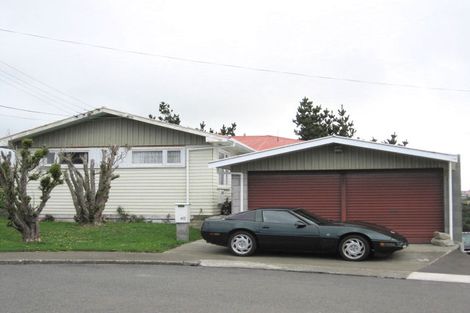 Photo of property in 40 Bancroft Terrace, Newlands, Wellington, 6037