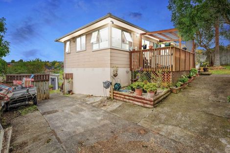 Photo of property in 82 Reynella Drive, Massey, Auckland, 0614