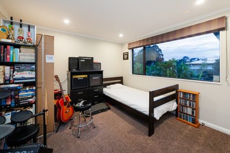 Photo of property in 23 Galea Grove, Kelvin Grove, Palmerston North, 4414