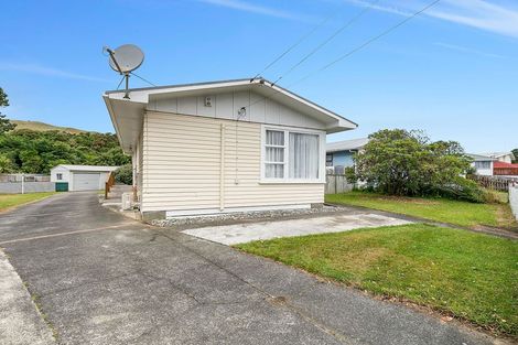 Photo of property in 98 Driver Crescent, Cannons Creek, Porirua, 5024