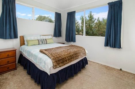 Photo of property in 25 Etherton Drive, Weymouth, Auckland, 2103