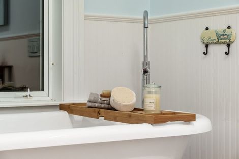 Photo of property in 4 Kereru Grove, Greenhithe, Auckland, 0632