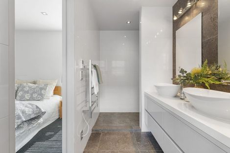 Photo of property in 38 Takutai Avenue, Bucklands Beach, Auckland, 2012