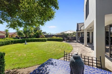 Photo of property in 7 Taylor Place, Merrilands, New Plymouth, 4312