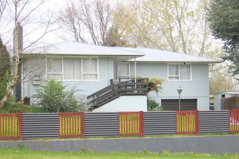 Photo of property in 40 Gem Street, Pukehangi, Rotorua, 3015
