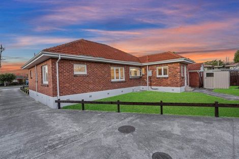 Photo of property in 1/13 Clevedon Road, Papakura, 2110