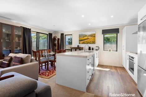 Photo of property in 21 Cambridge Road, Martinborough, 5711