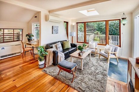 Photo of property in 9 Northland Road, Northland, Wellington, 6012