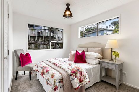 Photo of property in 1/13 Erica Road, Sunnynook, Auckland, 0620