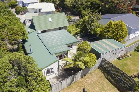 Photo of property in 27 Monowai Road, Johnsonville, Wellington, 6037