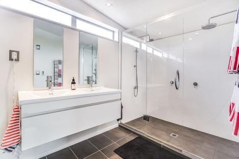 Photo of property in 42 Livingstone Street, Westmere, Auckland, 1022