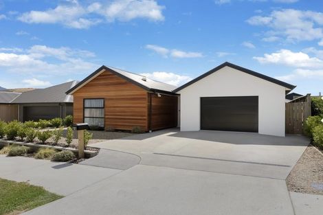 Photo of property in 12 Leicester Street, Jacks Point, 9371