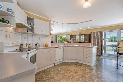 Photo of property in 27 Cambridge Street, Pahiatua, 4910