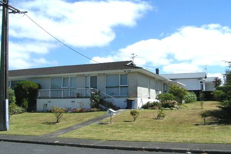 Photo of property in 3/124 Onewa Road, Northcote, Auckland, 0627